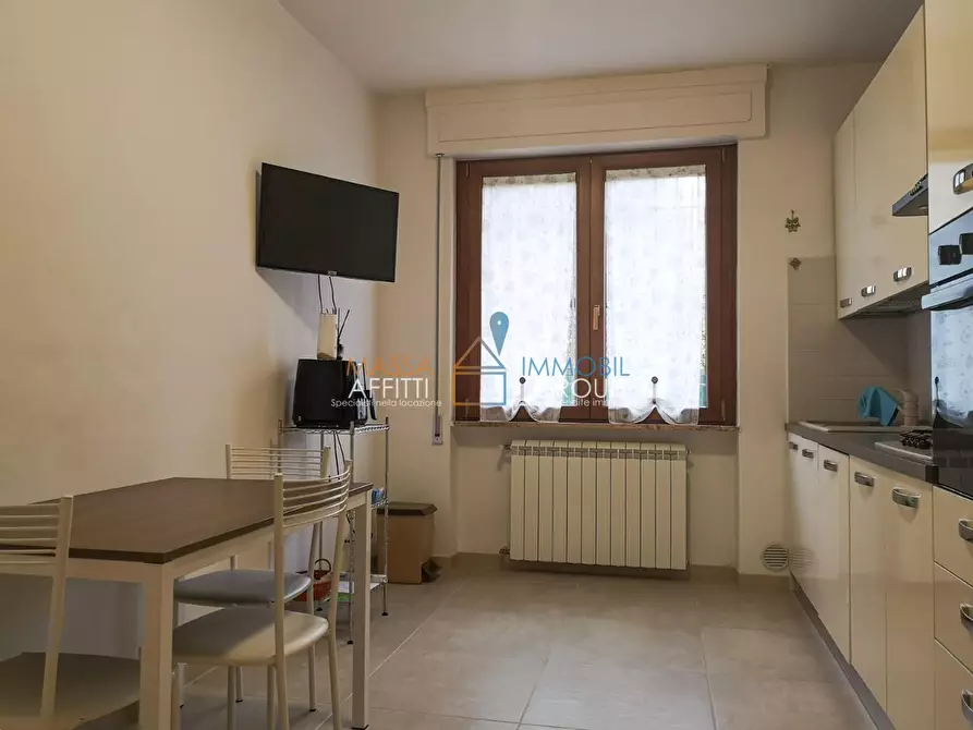 Immagine 5 di Quadrilocale in vendita  in Via Marina Vecchia 388 a Massa