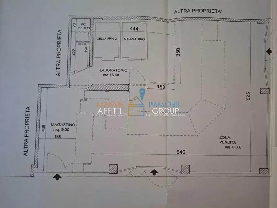 Immagine 23 di Locale commerciale in vendita  in Piazza Felice Palma 37 a Massa