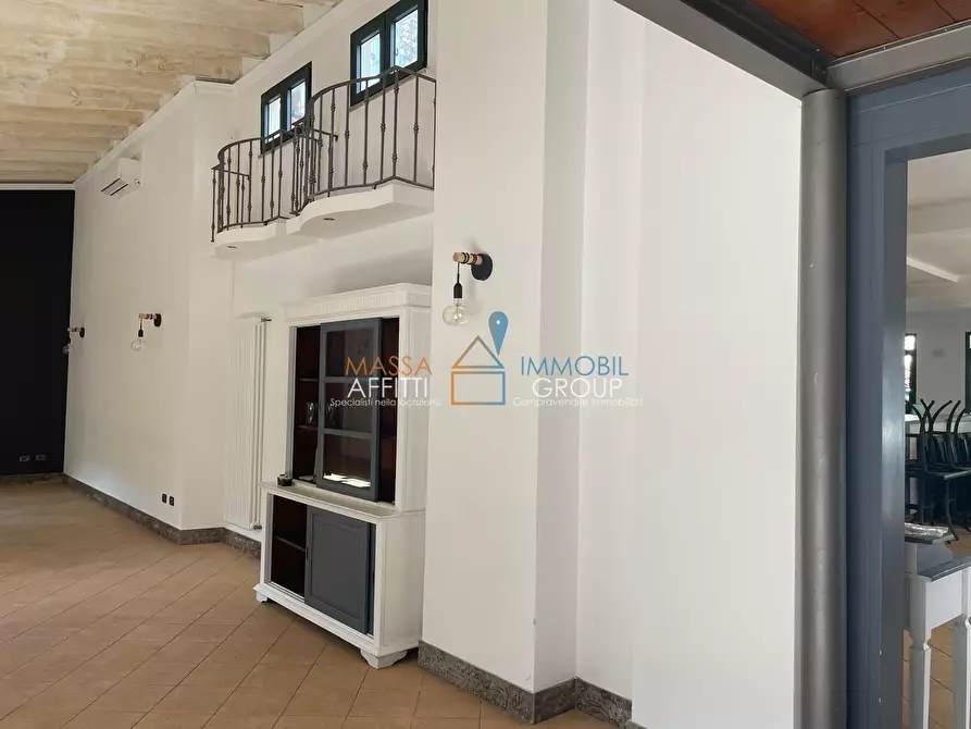 Immagine 32 di Locale commerciale in affitto  in Via Democrazia 64 a Massa