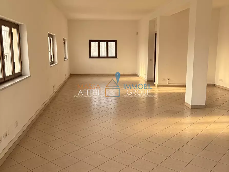 Immagine 2 di Ufficio in affitto  in Viale XX Settembre 187 a Carrara