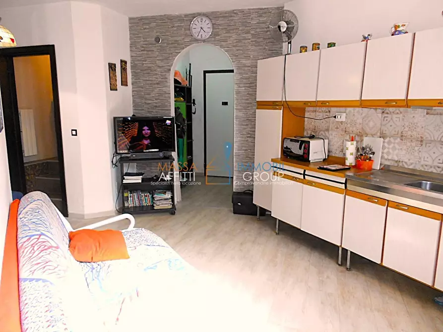 Immagine 1 di Trilocale in vendita  in Via Argine Destro Carrione 15 a Carrara