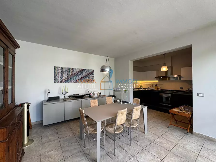 Immagine 6 di Villetta a schiera in vendita  in Via Lorenzo de Medici 88 a Montignoso