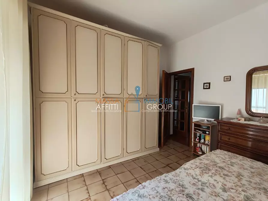 Immagine 11 di Quadrilocale in vendita  in Viale Eugenio Chiesa 21 a Massa