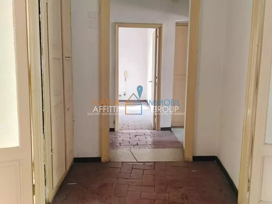 Immagine 3 di Pentalocale in vendita  in Via Mario Bigini 22 a Massa