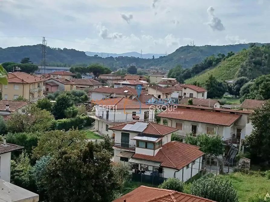 Immagine 1 di Appartamento in vendita  in Via Romagnano 14 a Massa