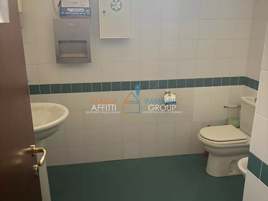 Immagine 4 di Ufficio in affitto  in Viale XX Settembre 187 a Carrara