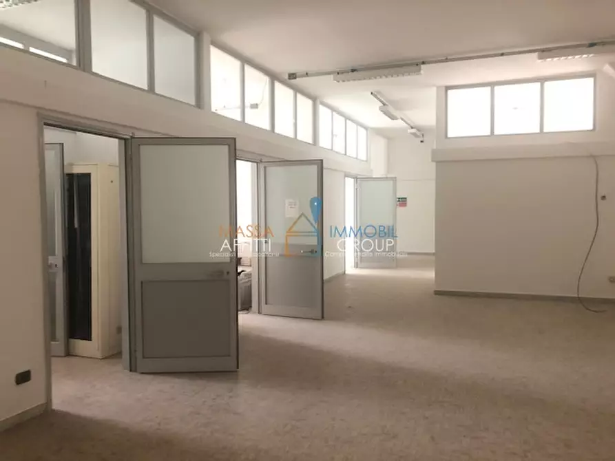 Immagine 9 di Ufficio in affitto  in Via Democrazia 7 a Massa