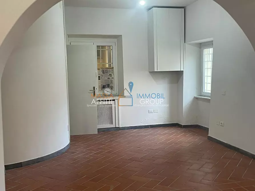 Immagine 5 di Locale commerciale in affitto  in Via Cavour 20 a Massa