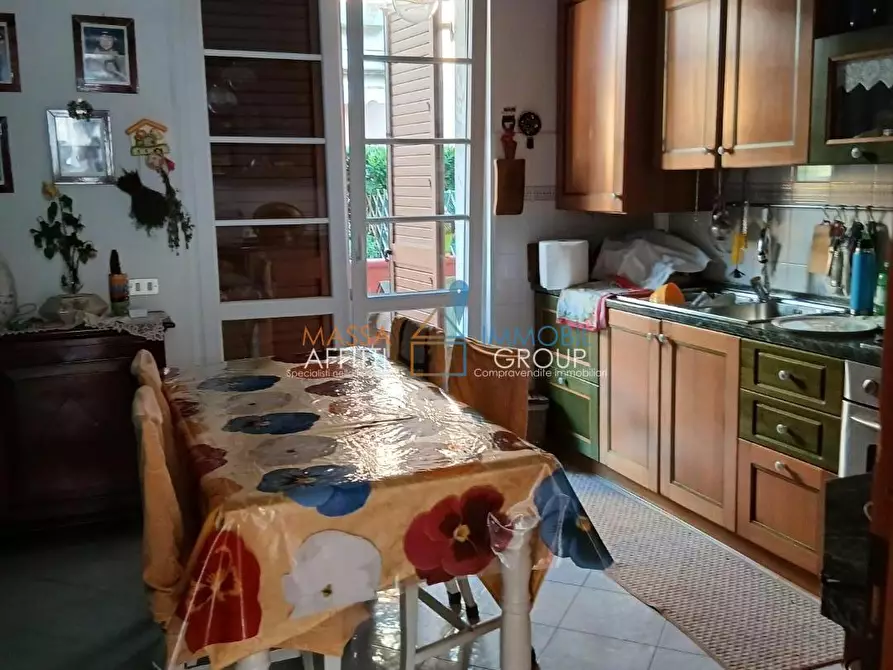 Immagine 12 di Villetta a schiera in vendita  in Via Venezia 42 a Massa