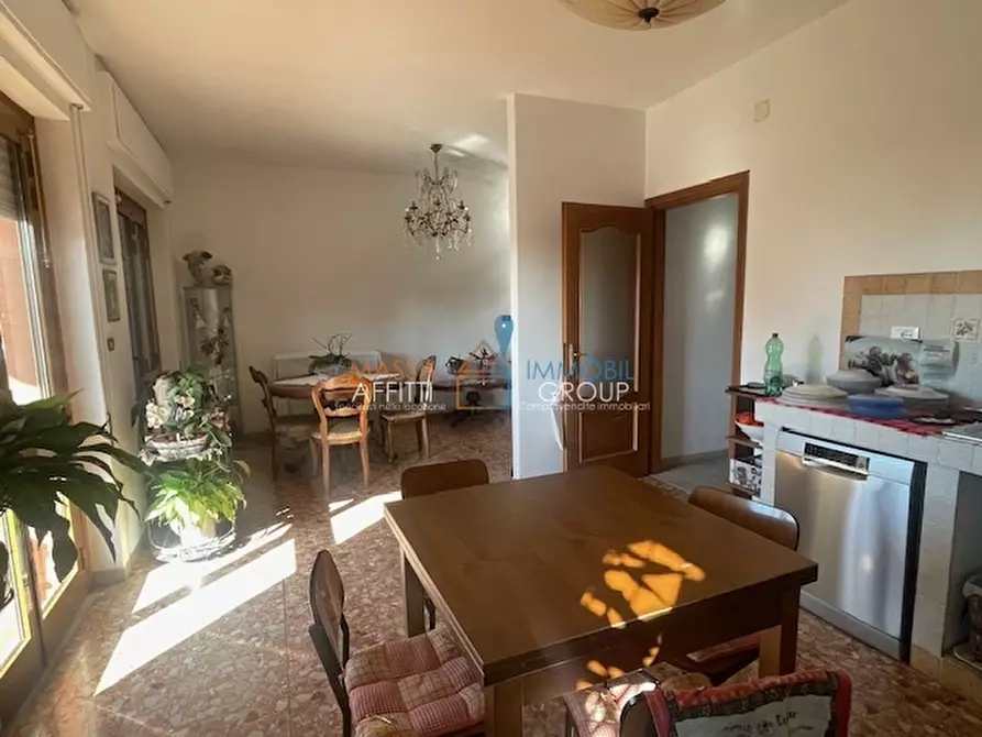 Immagine 6 di Pentalocale in vendita  in Viale Giacomo Puccini 26 a Massa