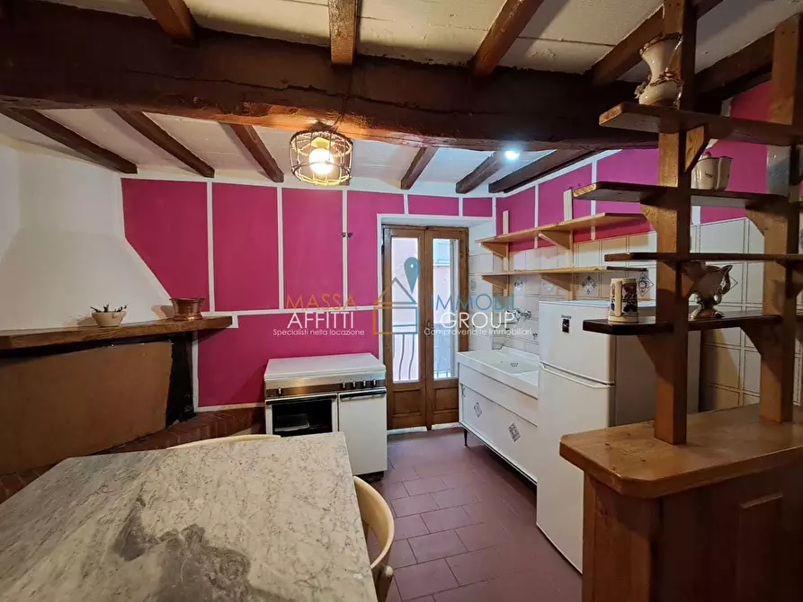 Immagine 10 di Porzione di casa in vendita  in Via dei Colli 141 a Massa