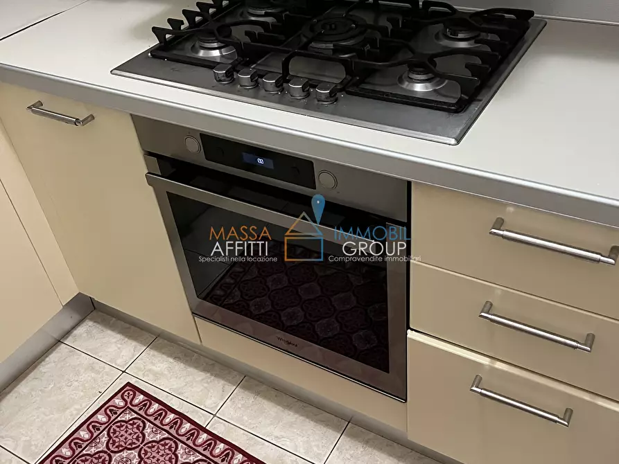 Immagine 7 di Trilocale in affitto  in Viale Roma 45 a Massa