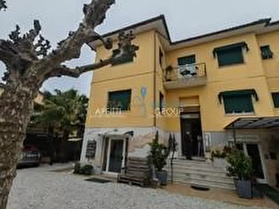 Immagine 3 di Casa indipendente in vendita  in Via Paolo Ferrari 37 a Massa
