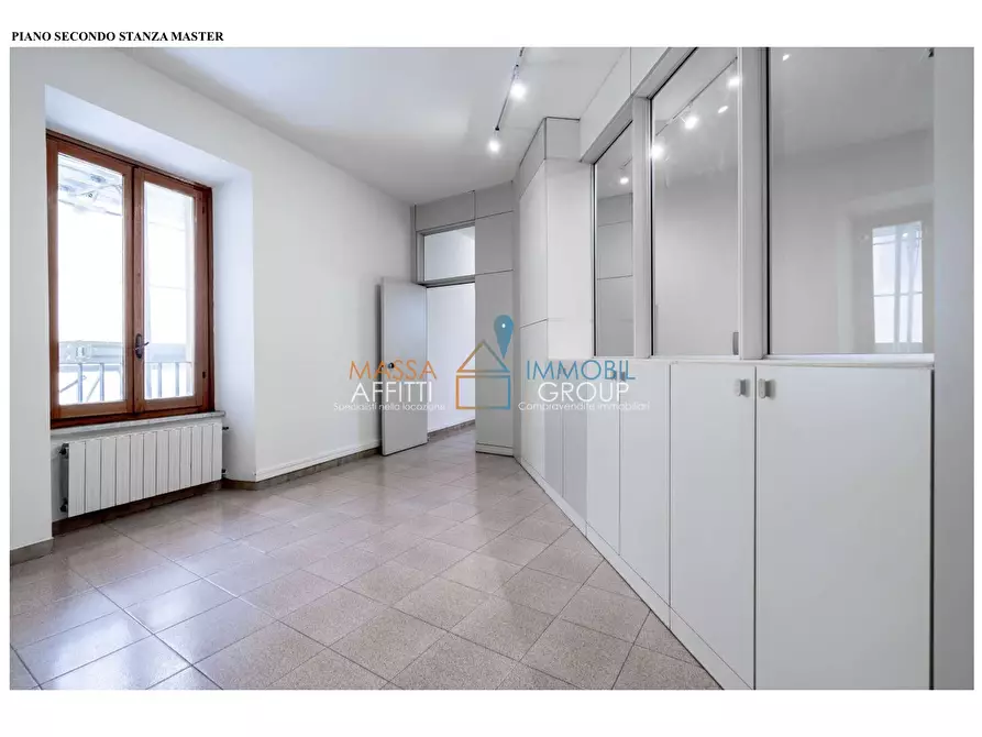 Immagine 10 di Palazzo in affitto  in Via Cairoli 30 a Massa