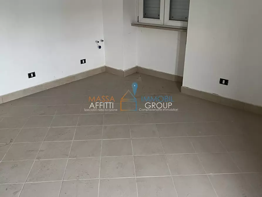 Immagine 21 di Villa in vendita  in Strada Statale 1 108 a Massa