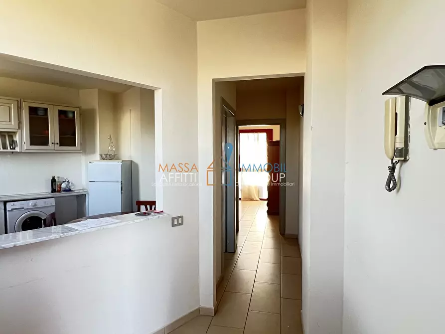Immagine 2 di Appartamento in vendita  in Via Taberna Frigida 2 a Massa