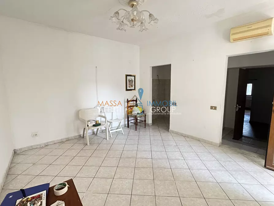 Immagine 5 di Casa semindipendente in vendita  in Via Felice Cavallotti 33 a Massa