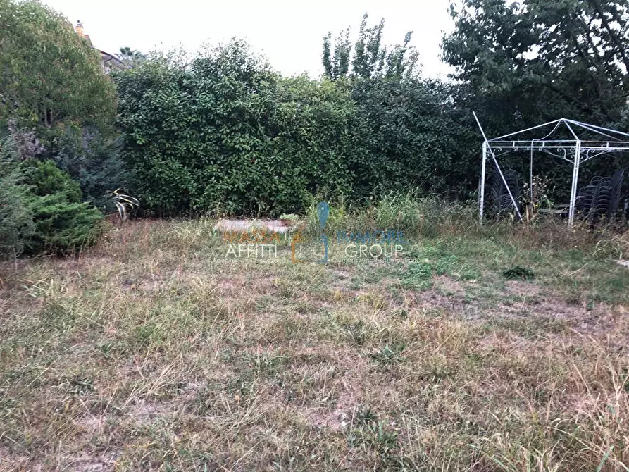 Immagine 22 di Locale commerciale in affitto  in Via Bagaglione 18 a Massa