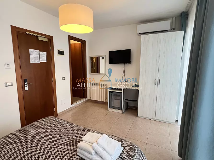 Immagine 9 di Palazzo in vendita  in Viale Ermenegildo Pistelli 70 a Camaiore