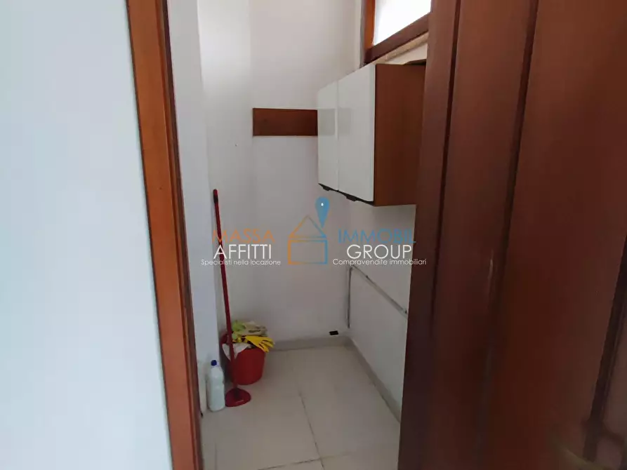 Immagine 13 di Pentalocale in vendita  in Via Democrazia 379 a Massa