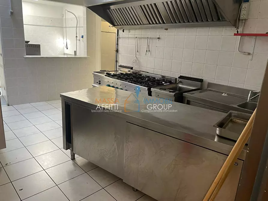 Immagine 37 di Locale commerciale in affitto  in Via Democrazia 64 a Massa