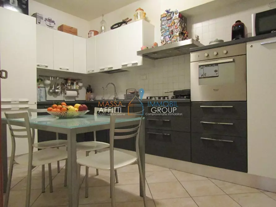 Immagine 10 di Porzione di casa in vendita  in Viale Domenico Zaccagna 6 a Carrara