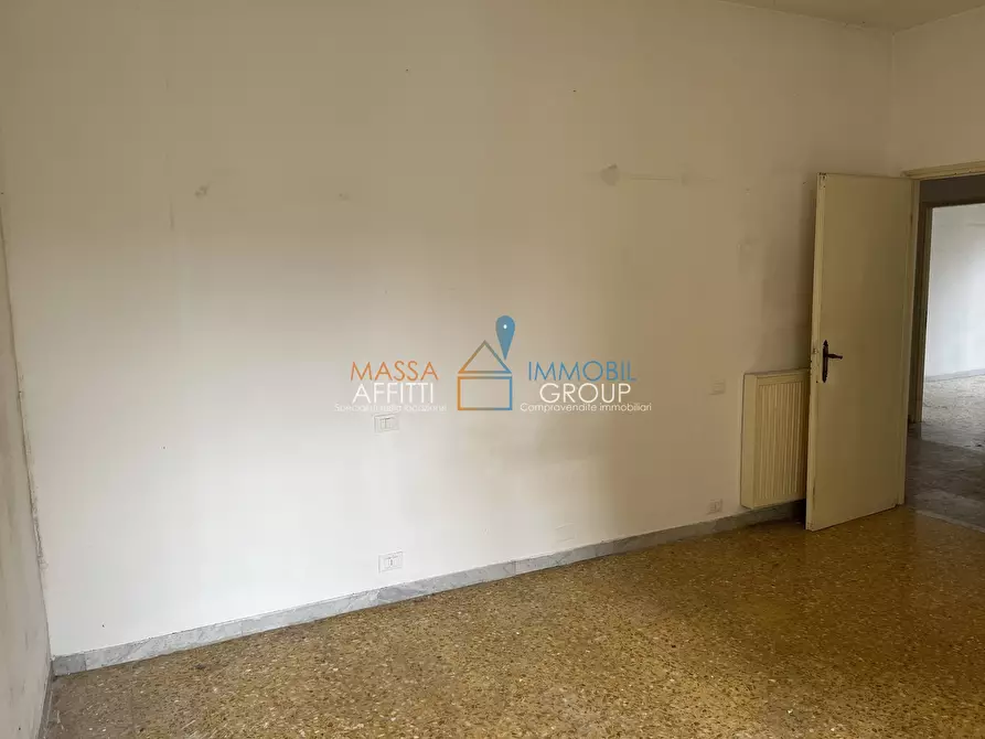 Immagine 9 di Quadrilocale in vendita  in Via Felice Cavallotti 8 a Carrara