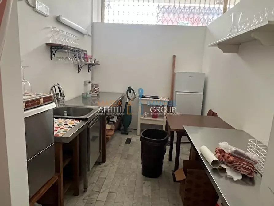 Immagine 14 di Locale commerciale in affitto  in Via del Papino 15 a Massa