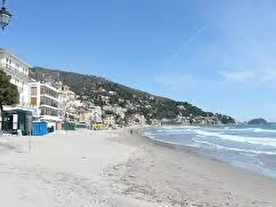 Immagine 24 di Attico in vendita  in Via Giuseppe Mazzini 38 a Alassio