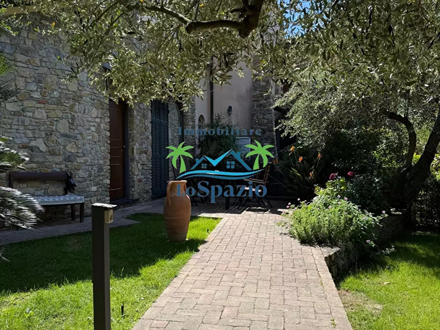 Immagine 22 di Villa in vendita  in via mezzacqua a Andora