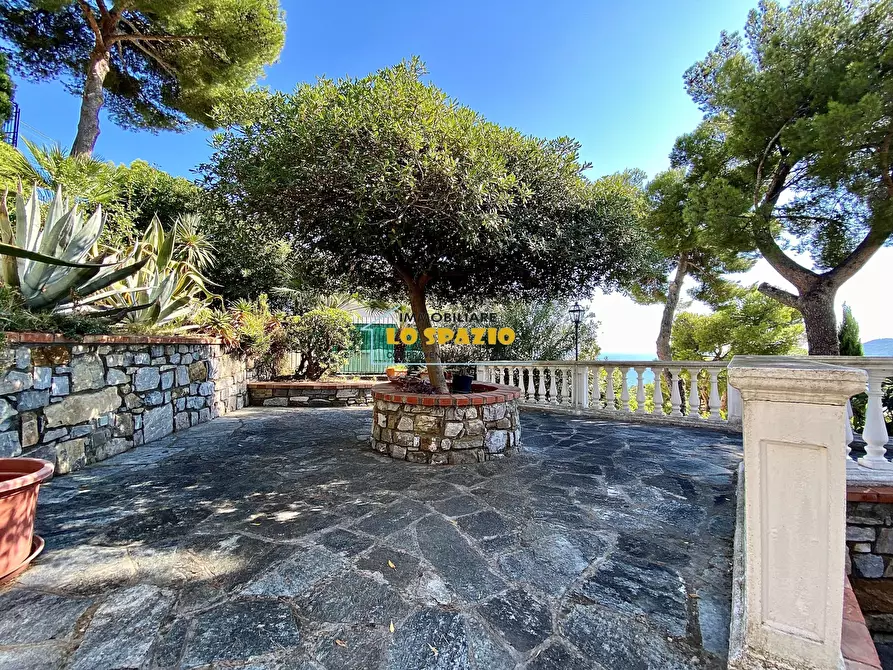 Immagine 30 di Villa in vendita  in via soprana 21 a Andora