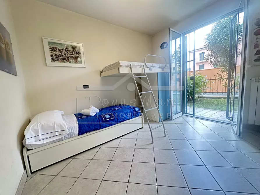 Immagine 18 di Trilocale in vendita  in Via Aurelia 20 a Loano