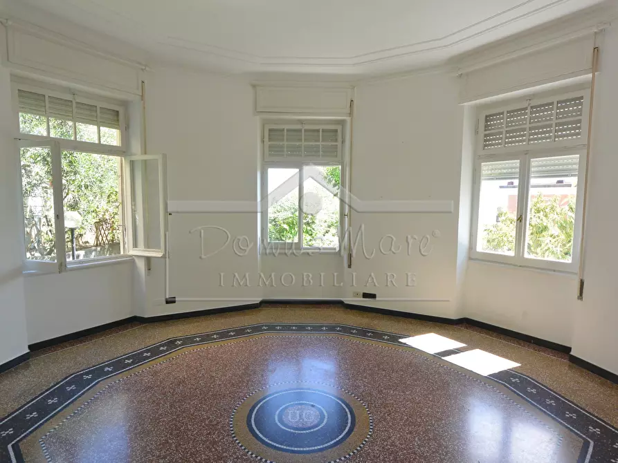 Immagine 4 di Pentalocale in vendita  in Via Montegrappa 4 a Savona