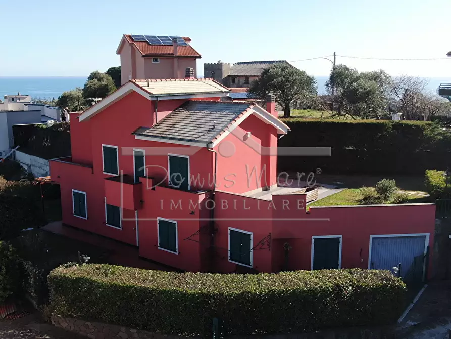 Immagine 5 di Villa in vendita  a Celle Ligure