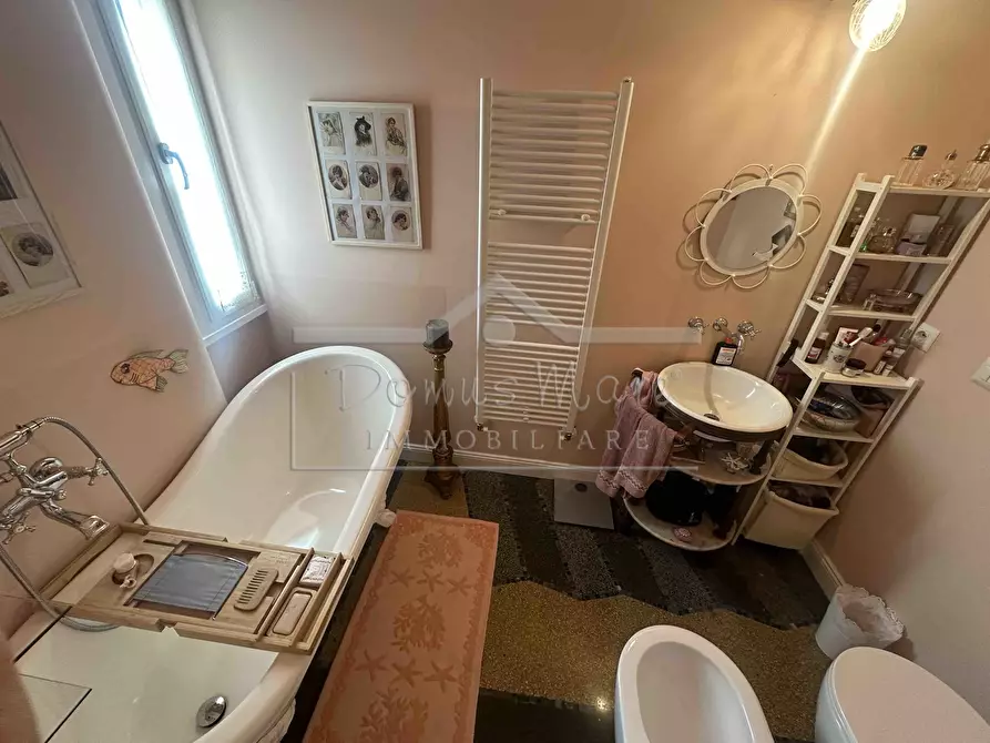 Immagine 32 di Pentalocale in vendita  in Via Beato Formica 4 a Savona