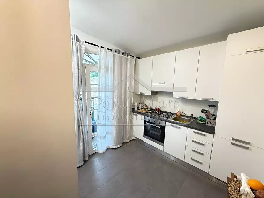 Immagine 16 di Bilocale in affitto  a Savona