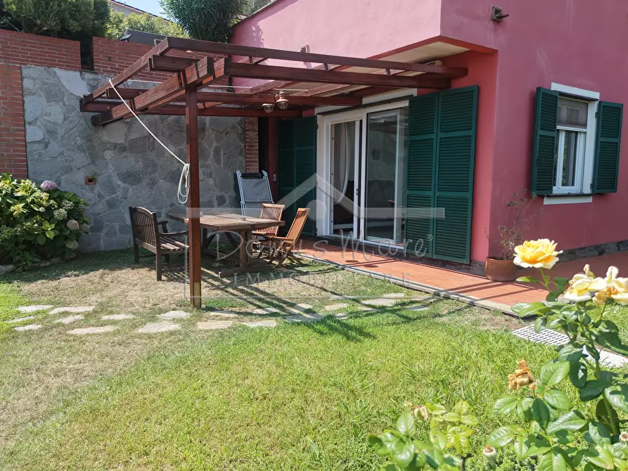 Immagine 43 di Villa in vendita  a Celle Ligure