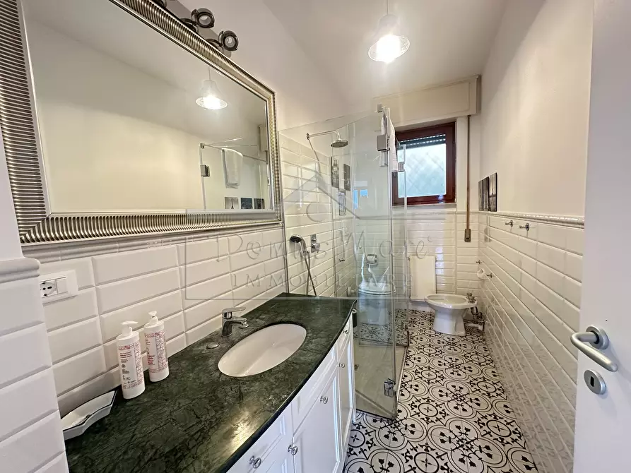 Immagine 33 di Casa indipendente in vendita  in Salvo D'Acquisto 70 a Recco