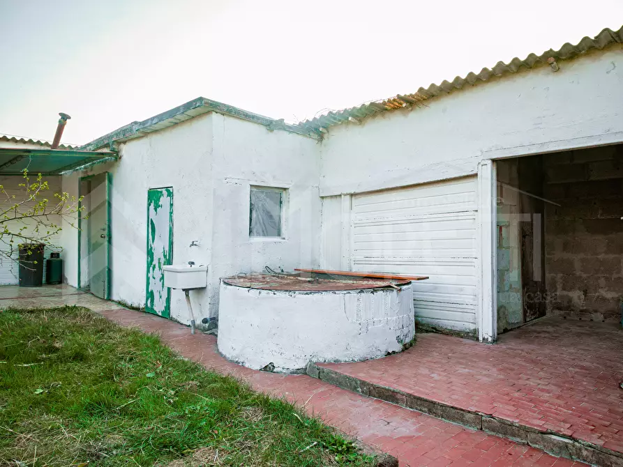 Immagine 32 di Terreno agricolo in vendita  in Via delle Sorgenti a Livorno