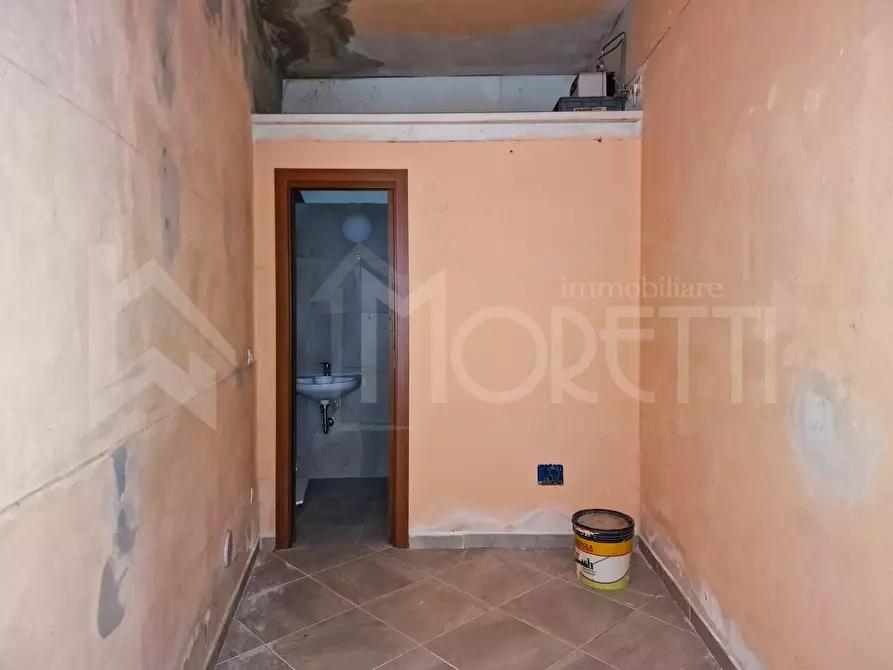 Immagine 11 di Locale commerciale in affitto  in Via Roma a Collesalvetti