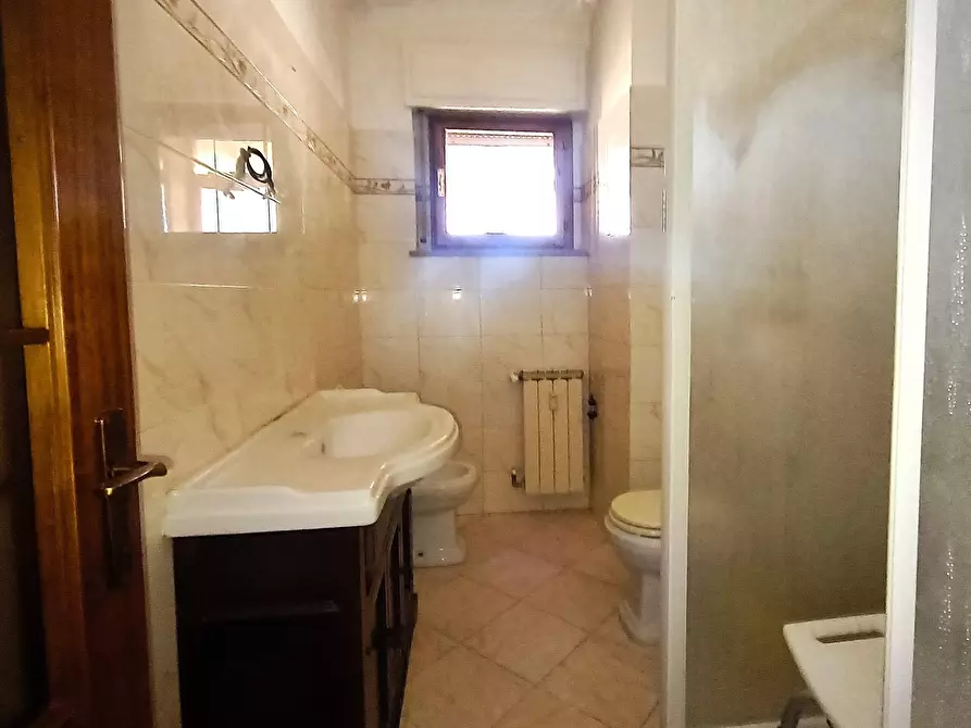 Immagine 12 di Pentalocale in vendita  in Via Ludovico Antonio Muratori a Livorno
