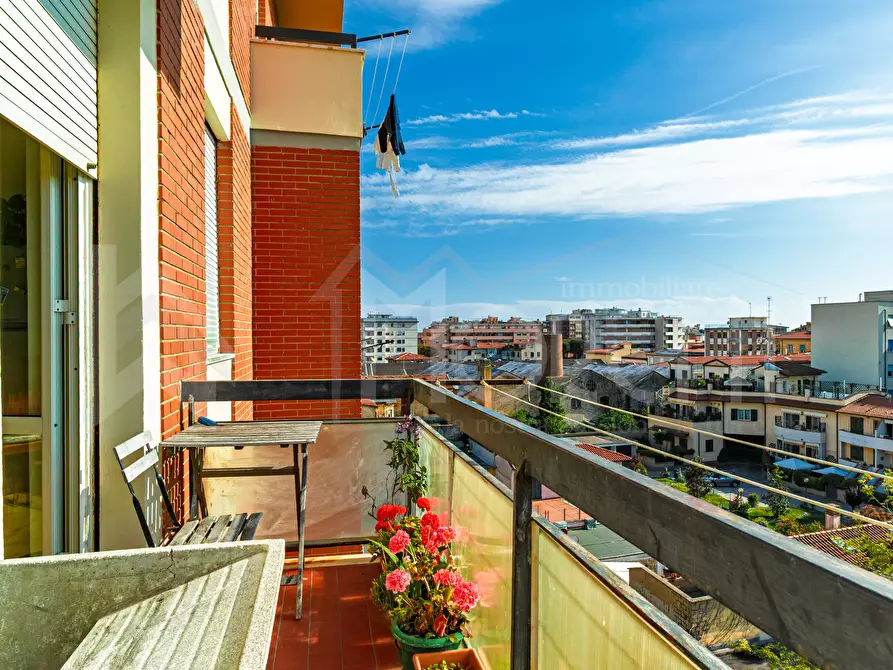 Immagine 28 di Quadrilocale in vendita  in Via San Jacopo In Acquaviva a Livorno