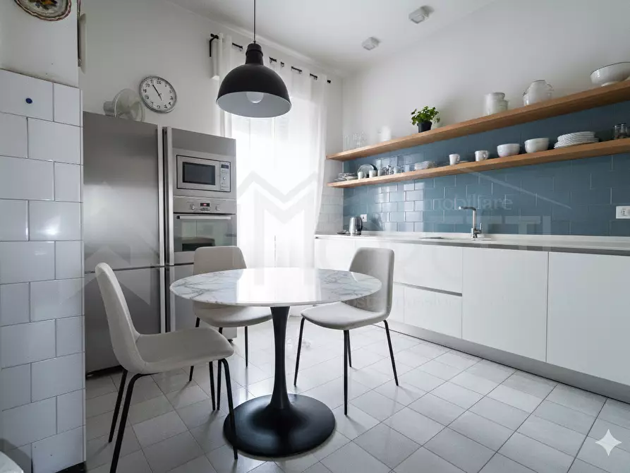 Immagine 8 di Pentalocale in vendita  in Viale Mameli a Livorno