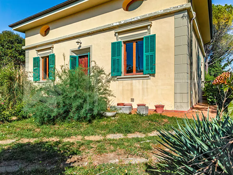 Immagine 4 di Villa in vendita  in Via Parrana San Martino a Collesalvetti