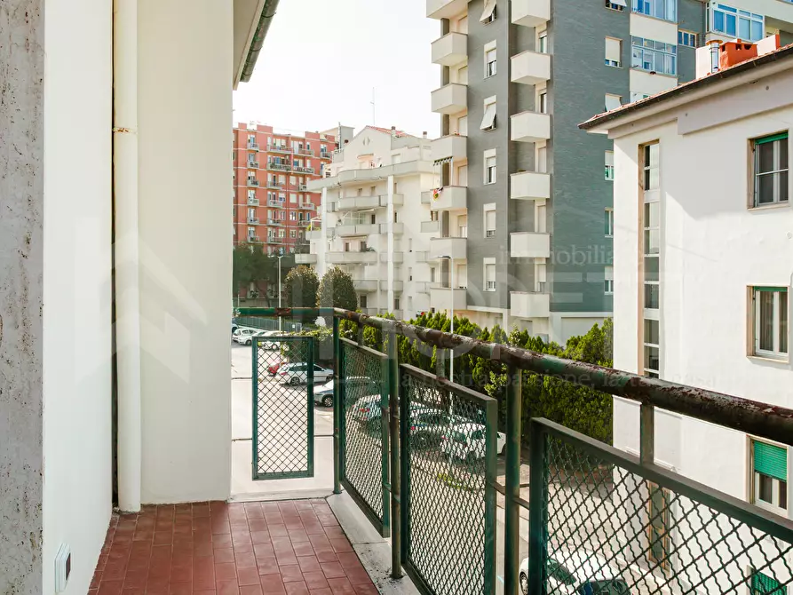 Immagine 9 di Pentalocale in vendita  in Via Costanzo Ebat a Livorno