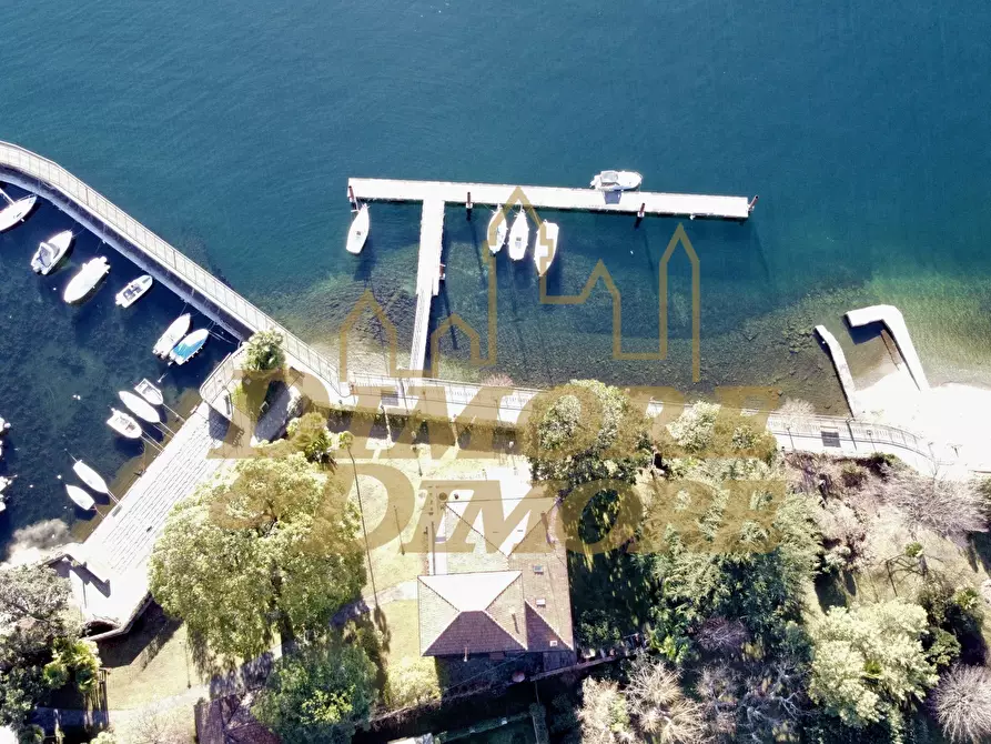 Immagine 4 di Villa in vendita  in Viale Garibaldi 68 a Maccagno Con Pino E Veddasca