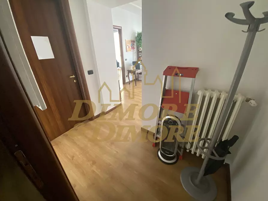 Immagine 8 di Ufficio in vendita  a Varese