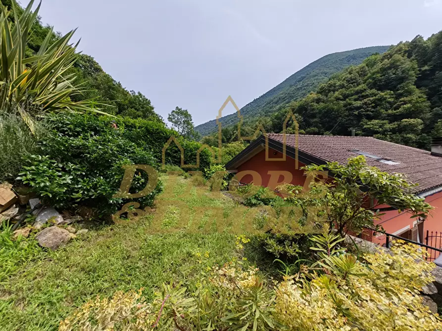 Immagine 5 di Villa in vendita  a Cannobio