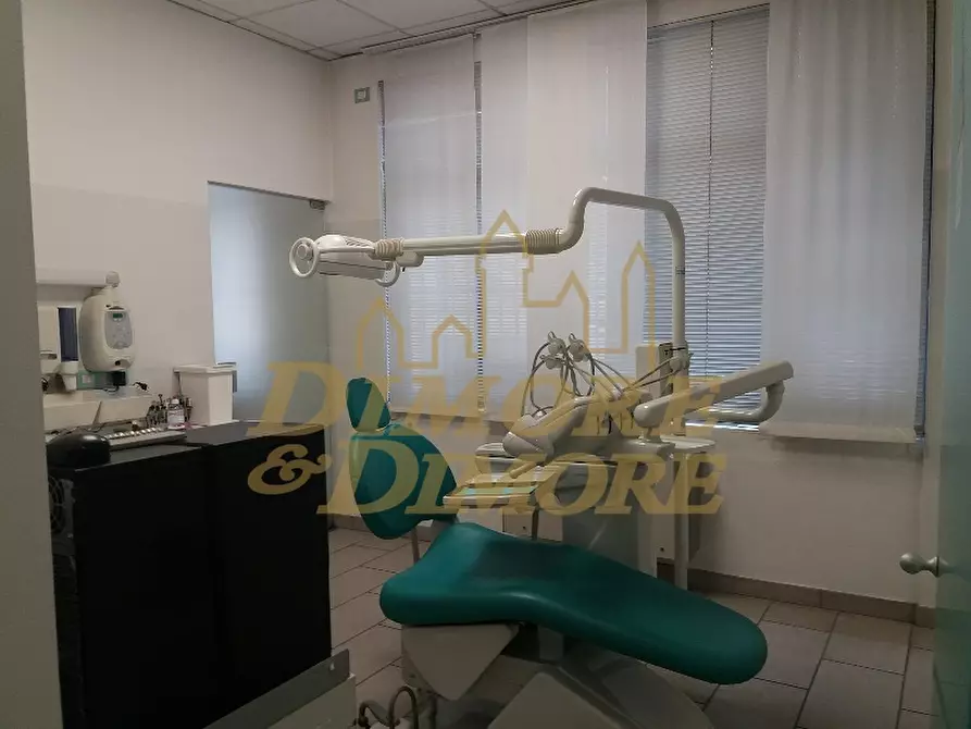 Immagine 8 di Ufficio in vendita  a Verbania