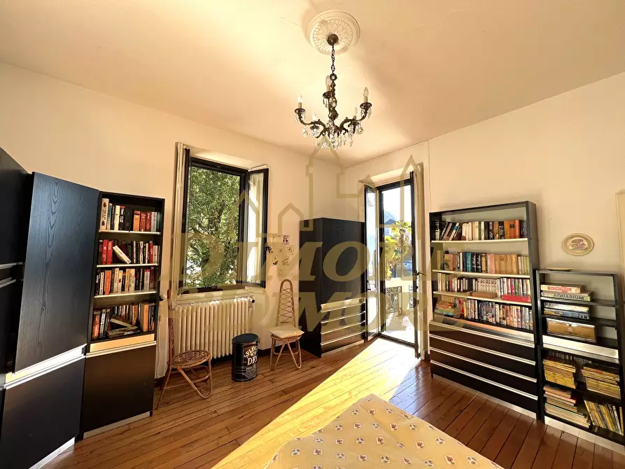 Immagine 30 di Villa in vendita  in Viale Garibaldi 68 a Maccagno Con Pino E Veddasca